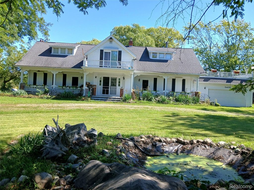 5405 S Lakeshore Road, Harbor Beach