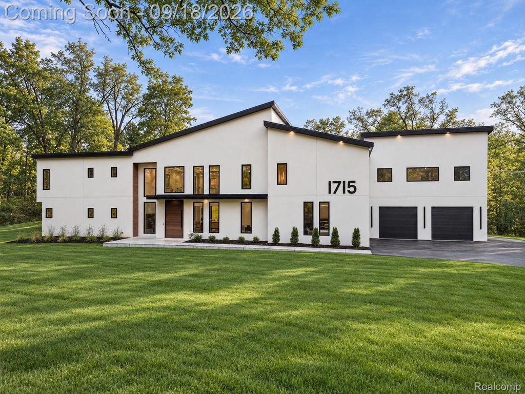 1715 Lone Pine Road, Bloomfield Hills