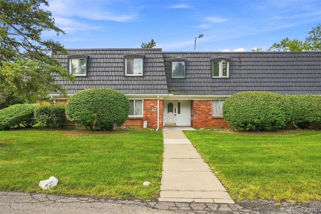 1836 Colonial Village Way, Waterford