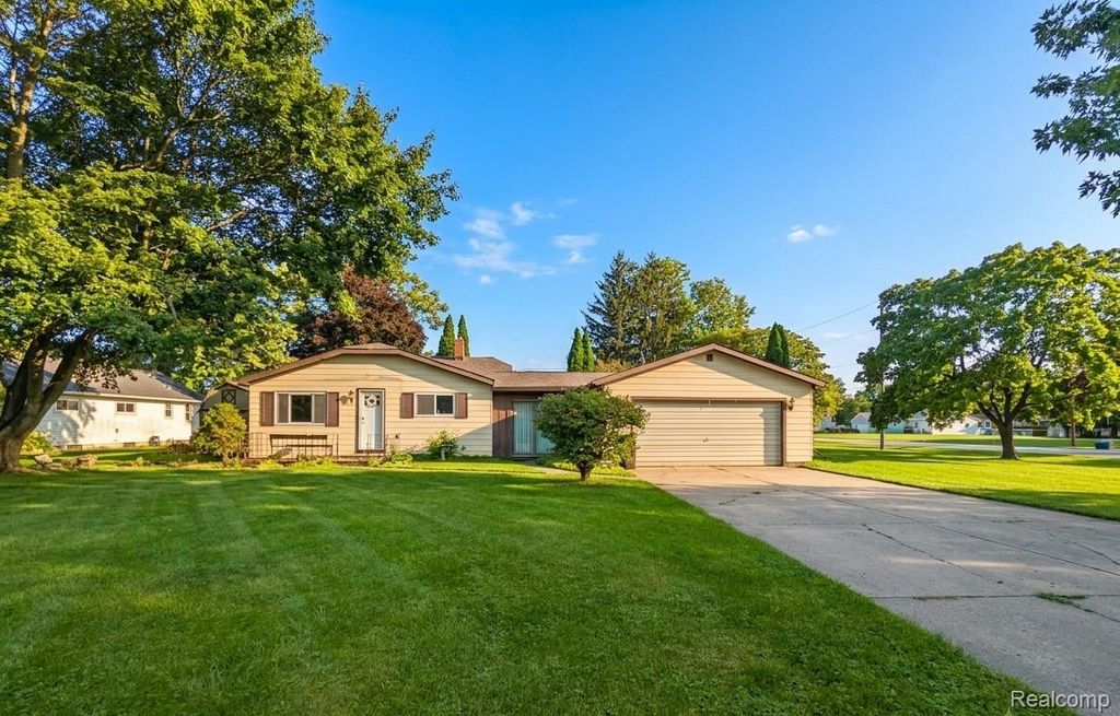2116 Noble Avenue, Flint