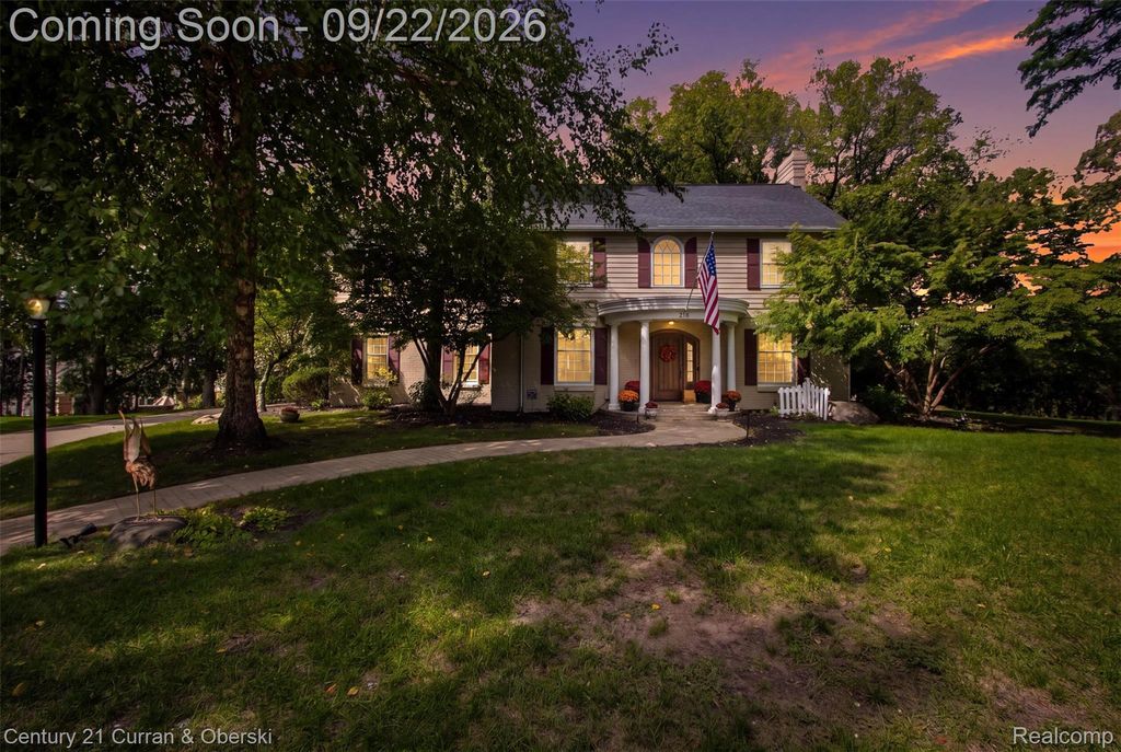 215 Vorn Lane, Bloomfield Hills