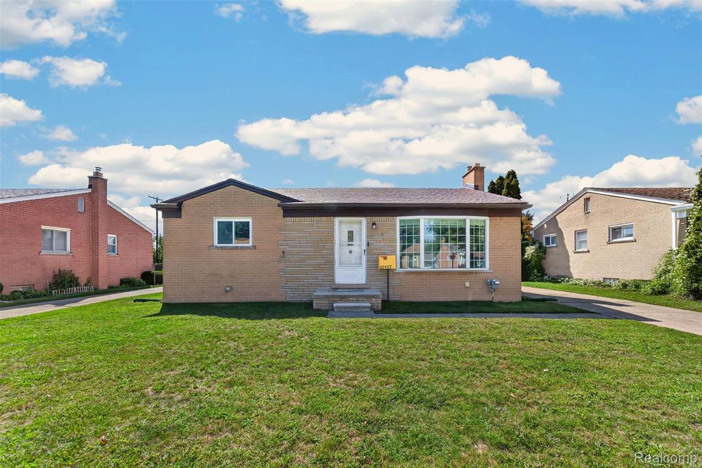 32137 Hees Street, Livonia