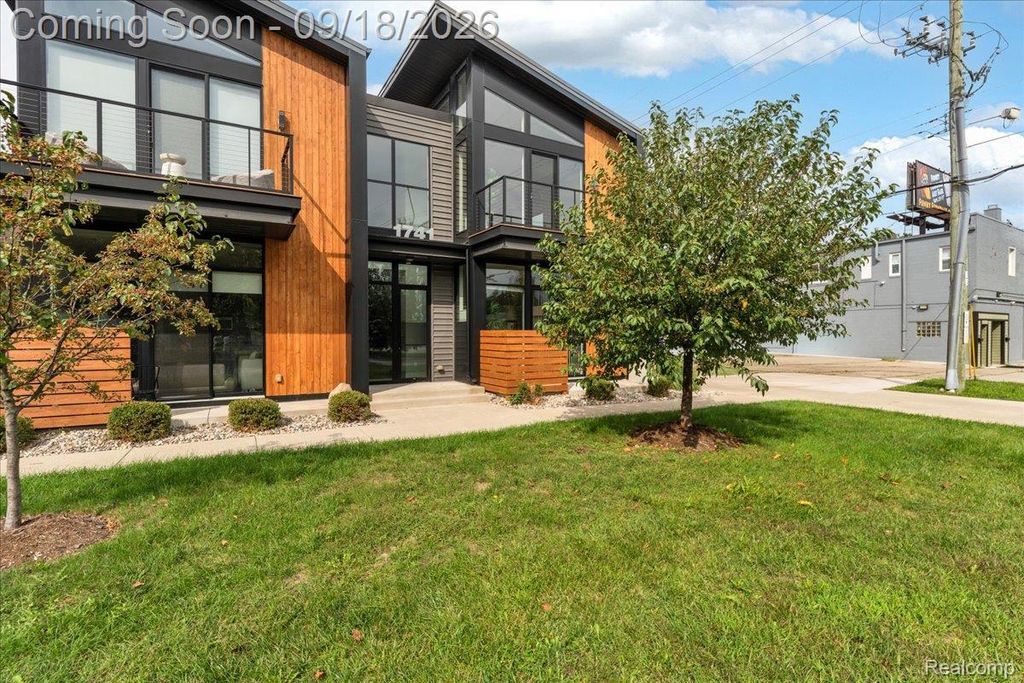1741 Livernois Street 3, Ferndale