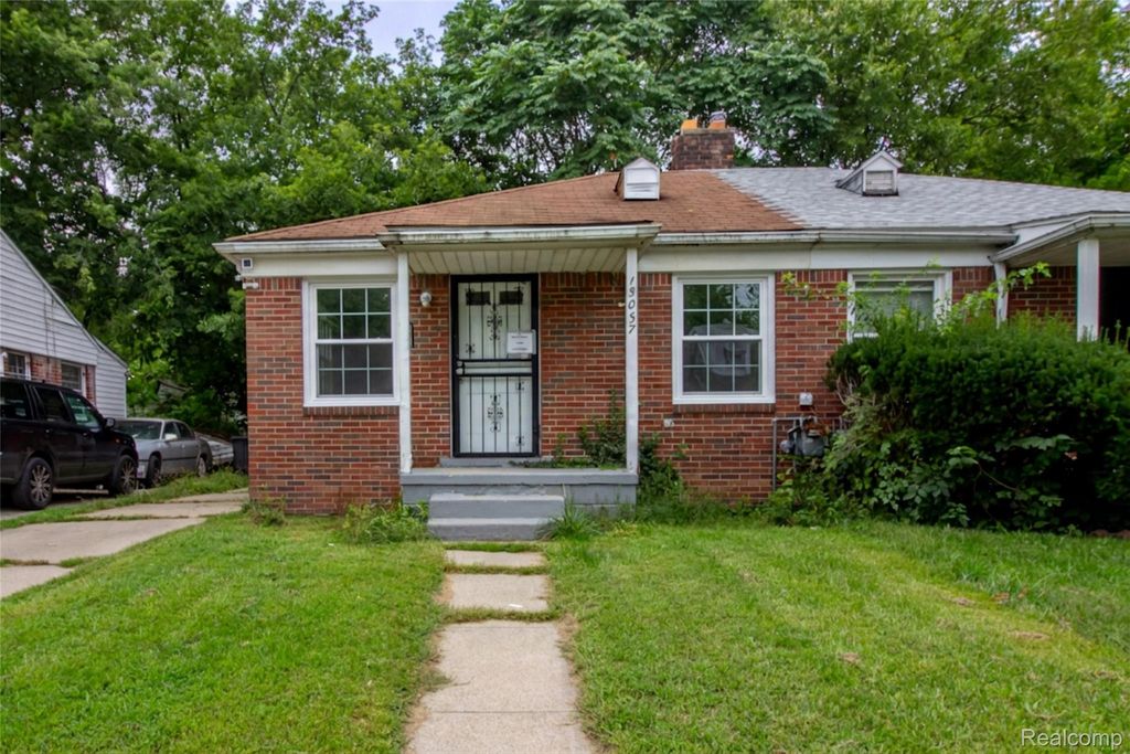15057 Evergreen Road, Detroit