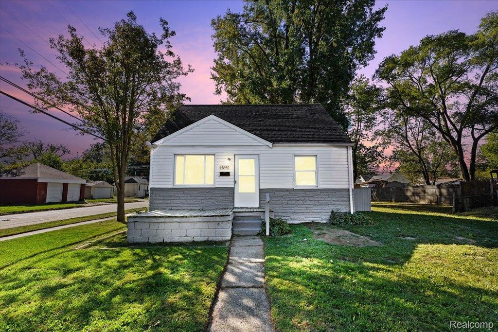14092 Knox Avenue, Warren