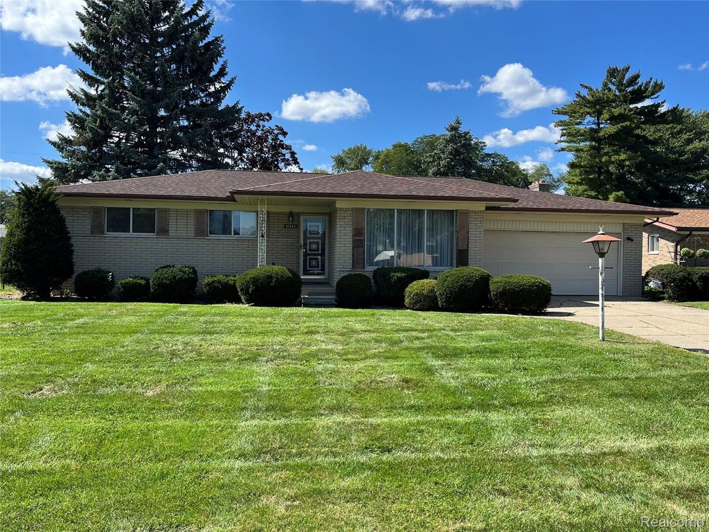 37347 Ruth Drive, Sterling Heights
