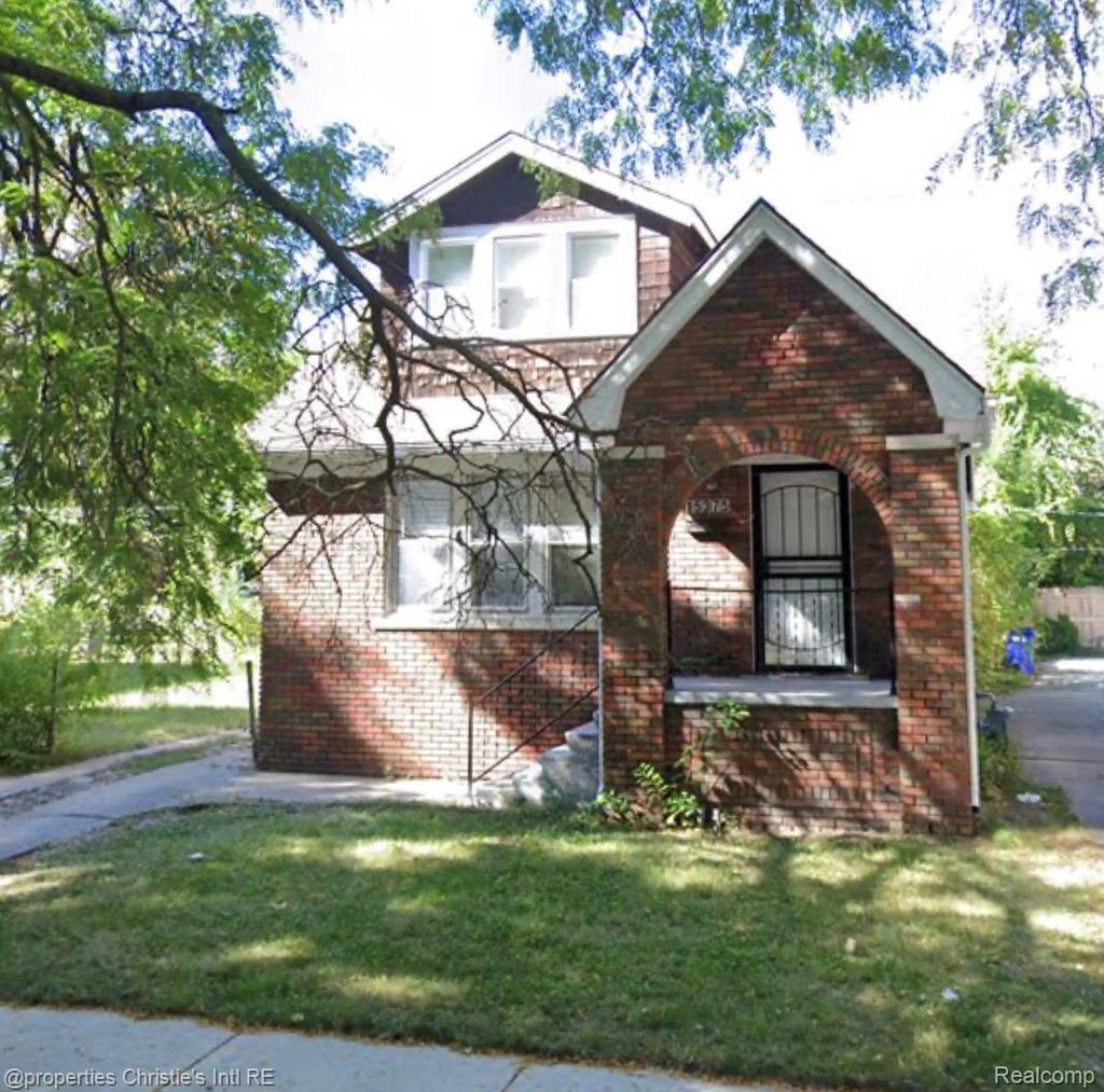 15375 Snowden Street, Detroit