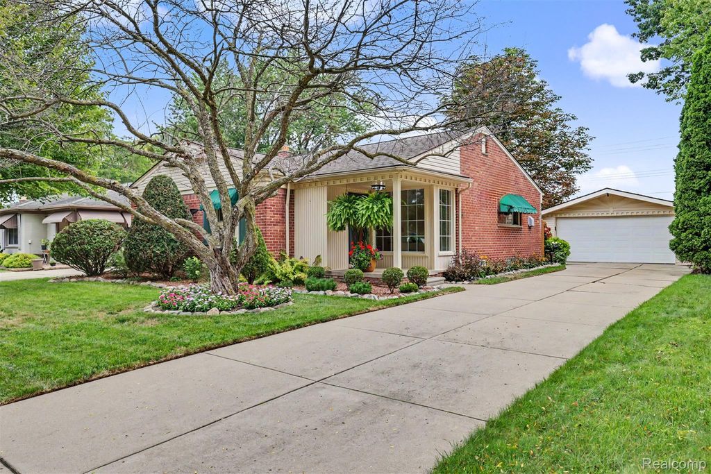 7656 N Charlesworth Street, Dearborn Heights city