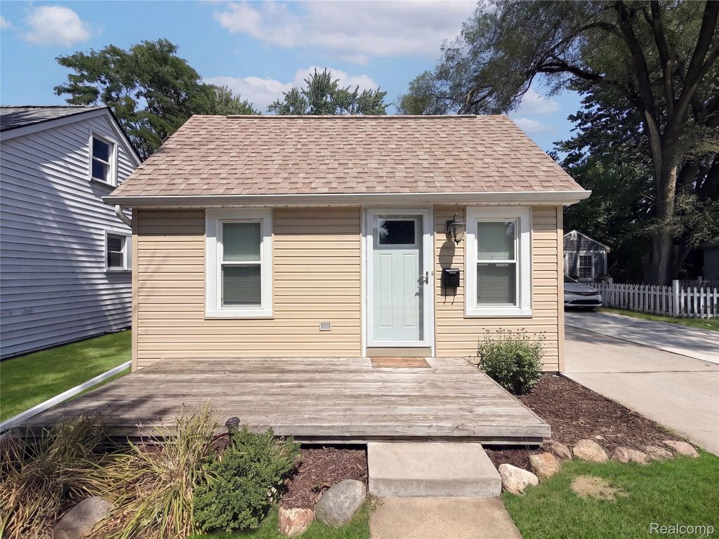 20919 Hollywood Street, Harper Woods