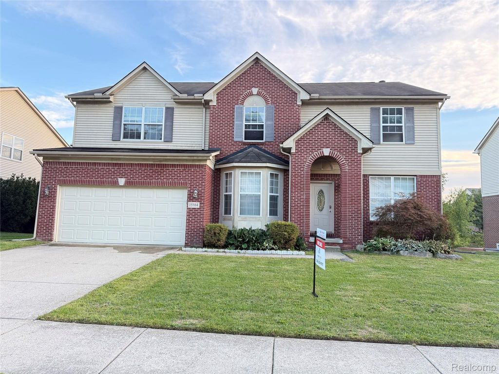 15584 Timbers Edge Drive, Clinton Township