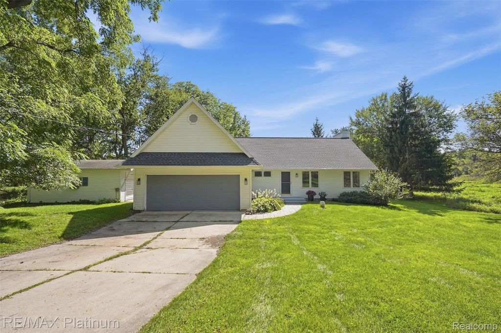 5644 Bath Road, Bancroft