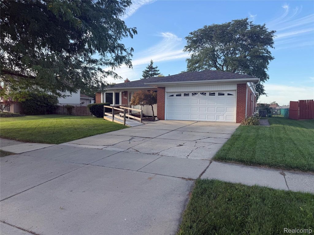 15632 Susan Street, Southgate