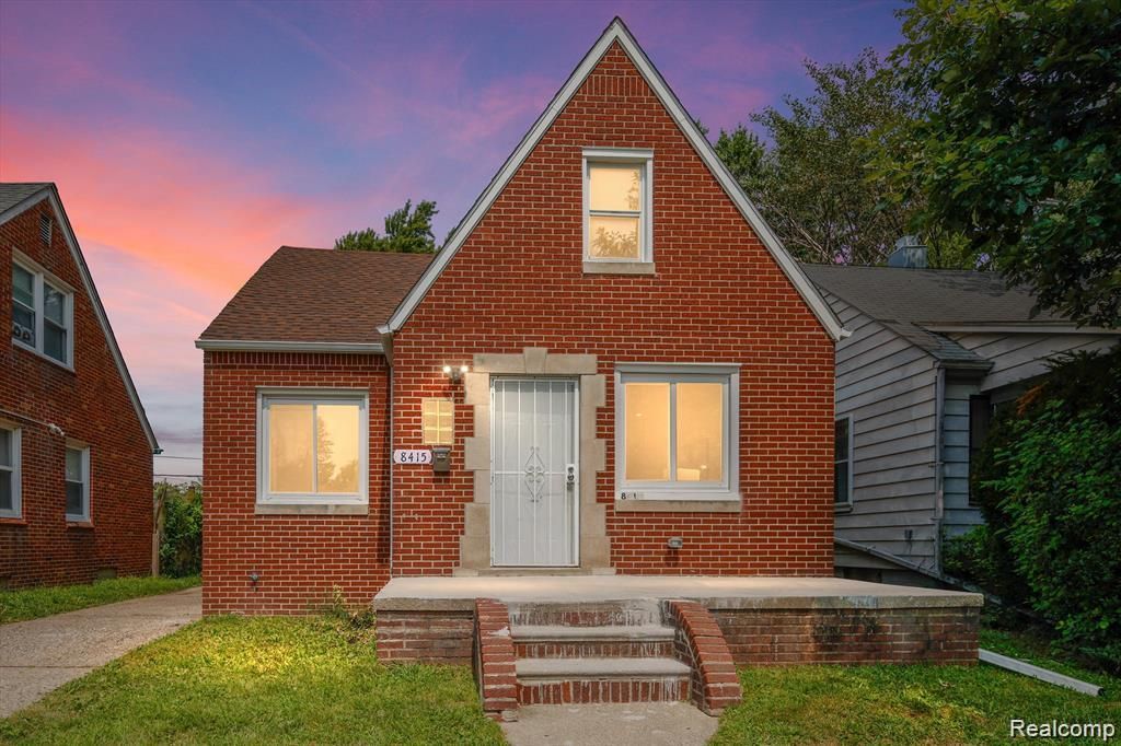 8415 Sherman Avenue, Warren