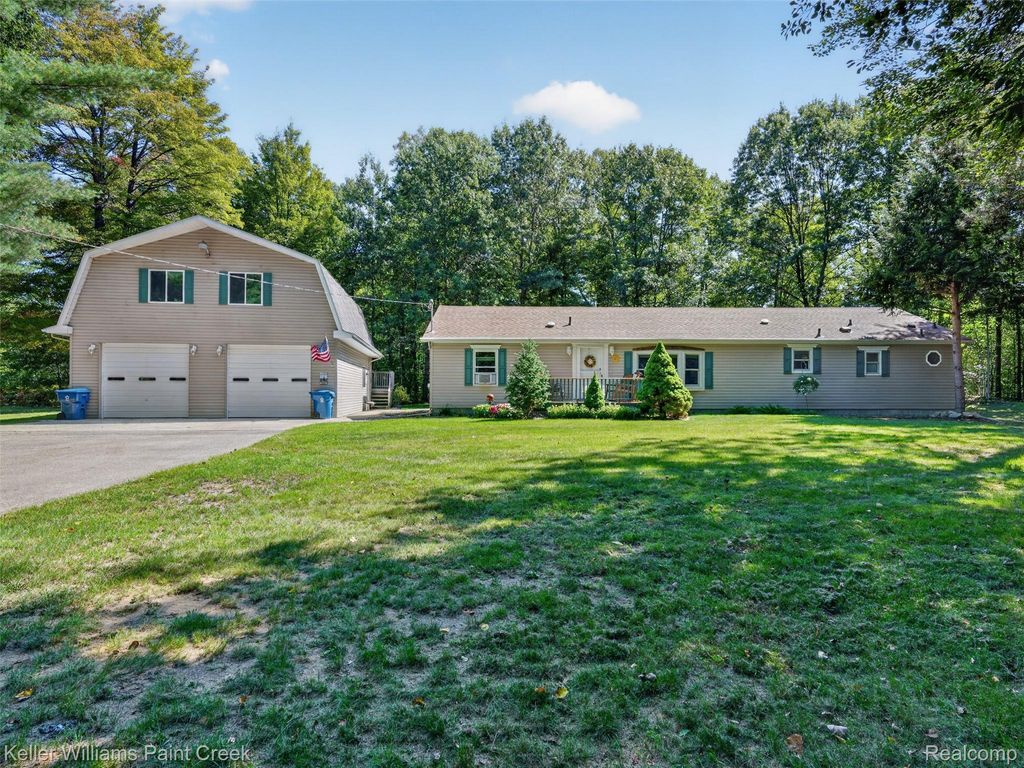 3960 Lakeshore Drive, Gladwin