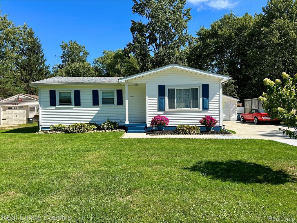 2391 Cheryl Ann Drive, Burton