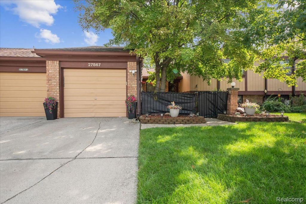 27867 Addelia Street, Warren