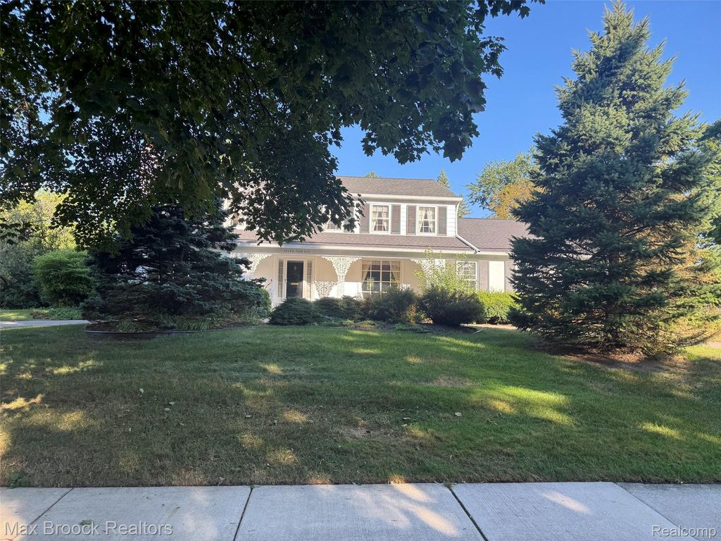745 Overhill Road, Bloomfield Hills