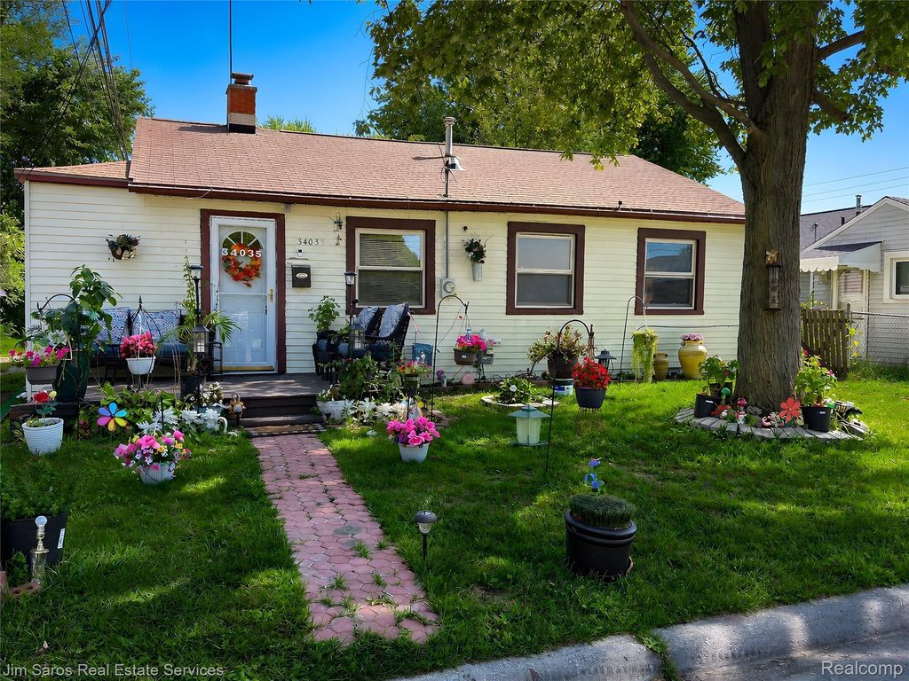 34035 Caseville Court, Westland