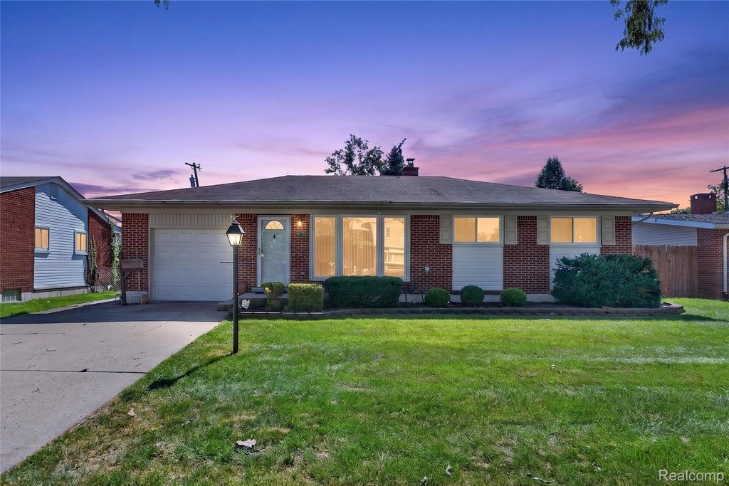 11220 Saar Drive, Sterling Heights