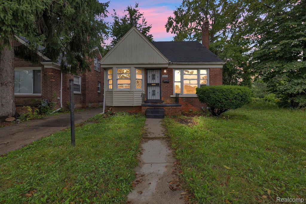 13807 Wadsworth Street, Detroit