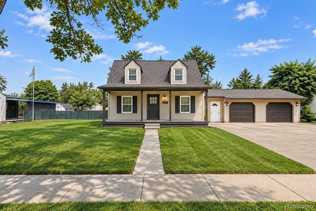 25974 Powers Avenue, Dearborn Heights