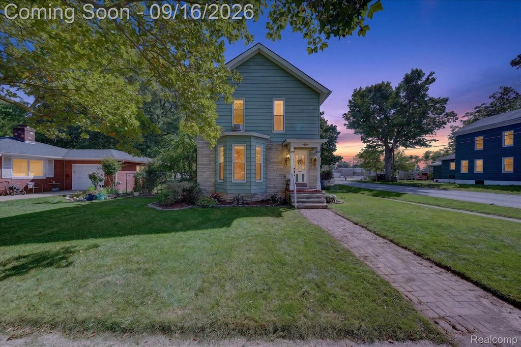 202 E Saint Clair Street, Almont
