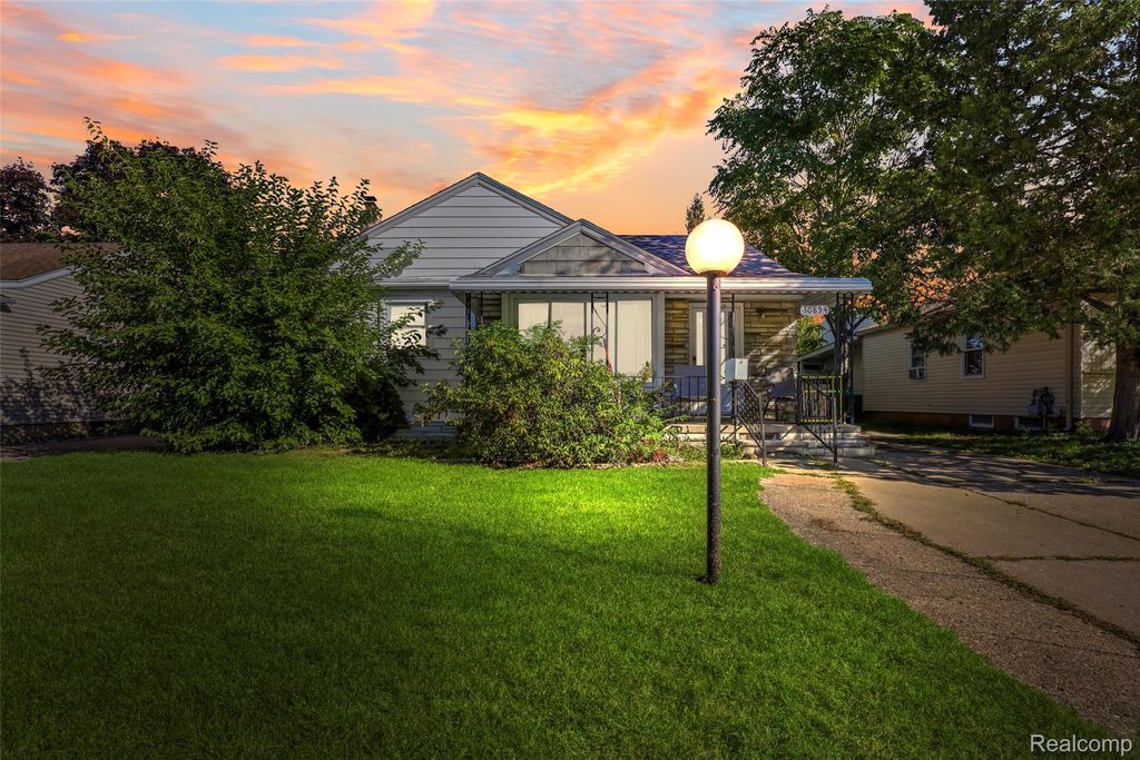 30854 Florence Street, Garden City
