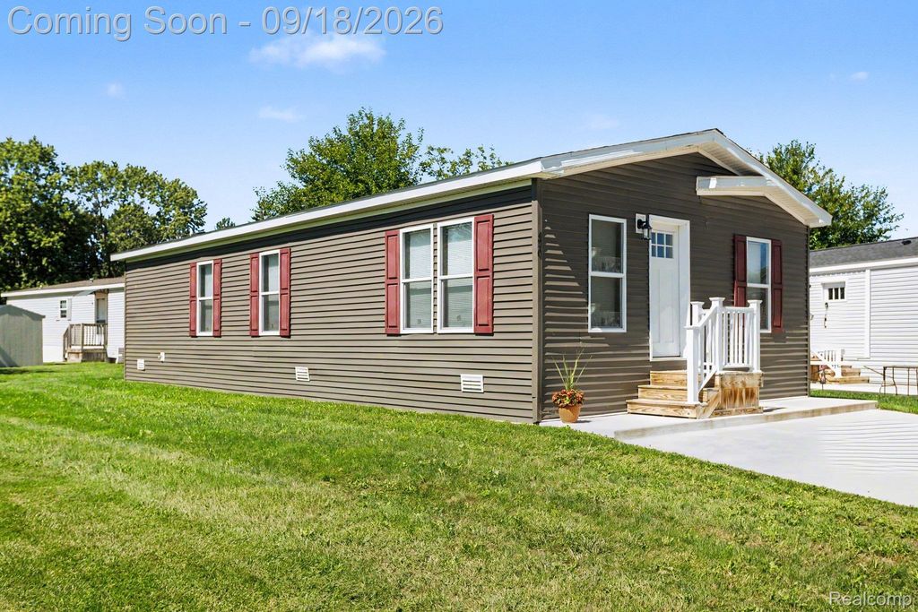 470 Flamingo Street, Rochester Hills