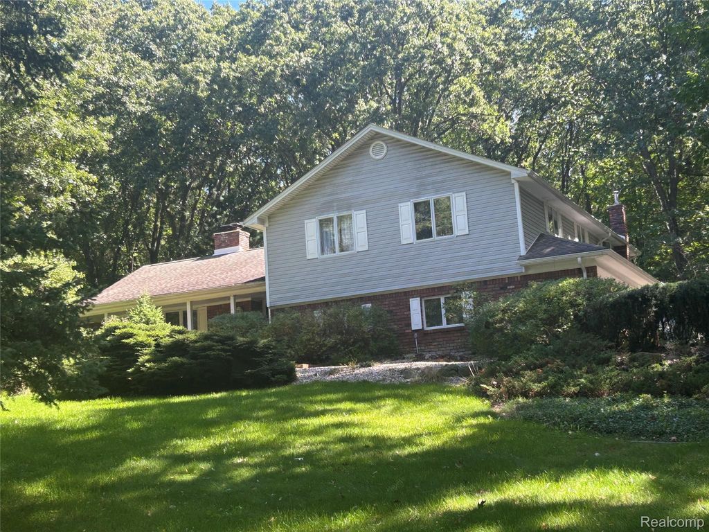 1175 Duck Creek Lane, Ortonville