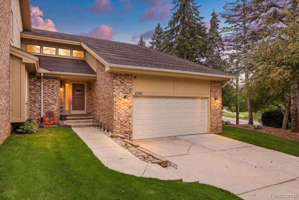 4797 Fairway Court 16, Waterford