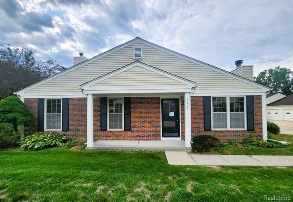 7611 Woodview Drive, Waterford