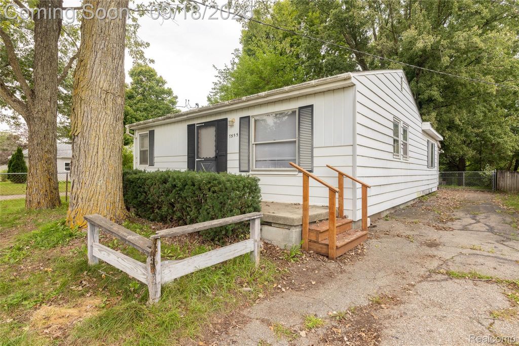7555 Ore Lake Road, Brighton
