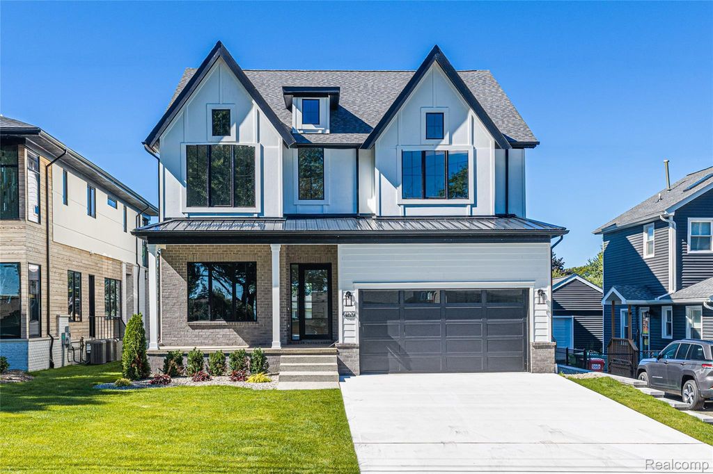 41225 Belvidere Street, Harrison Township