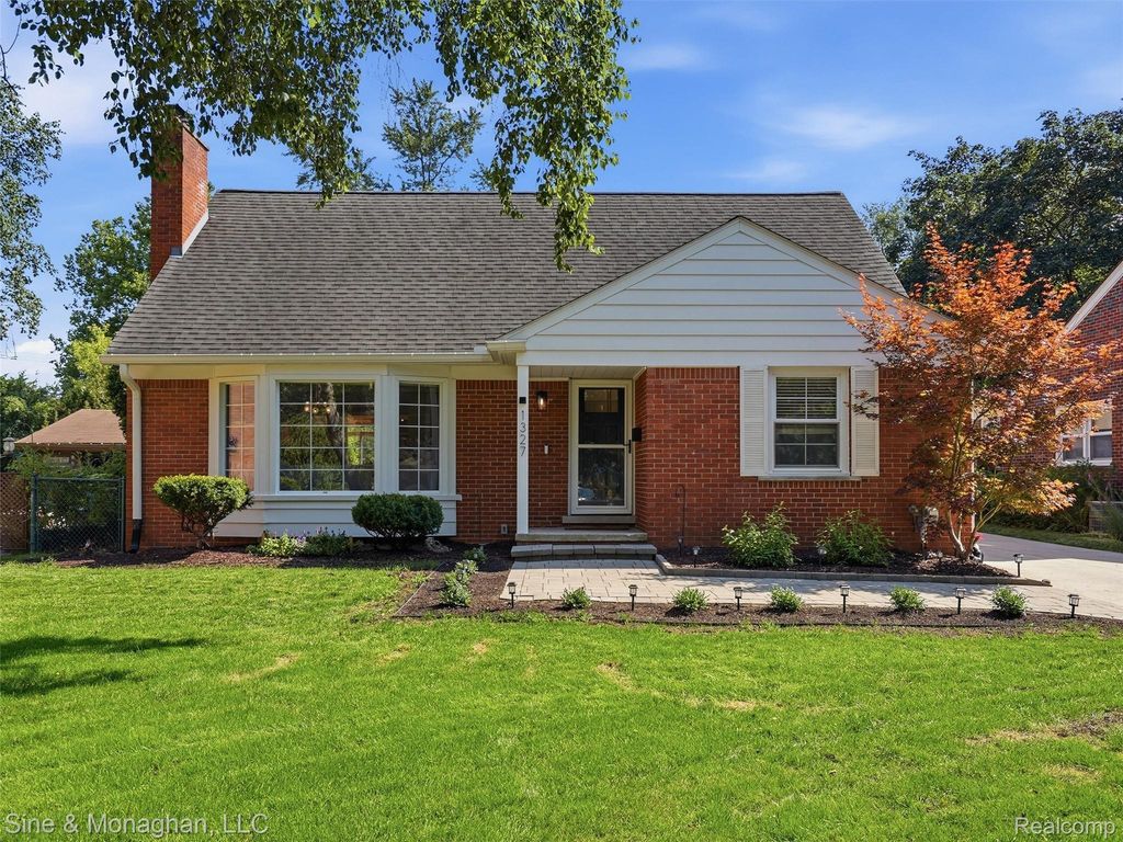 1327 Alicia Court, Royal Oak city
