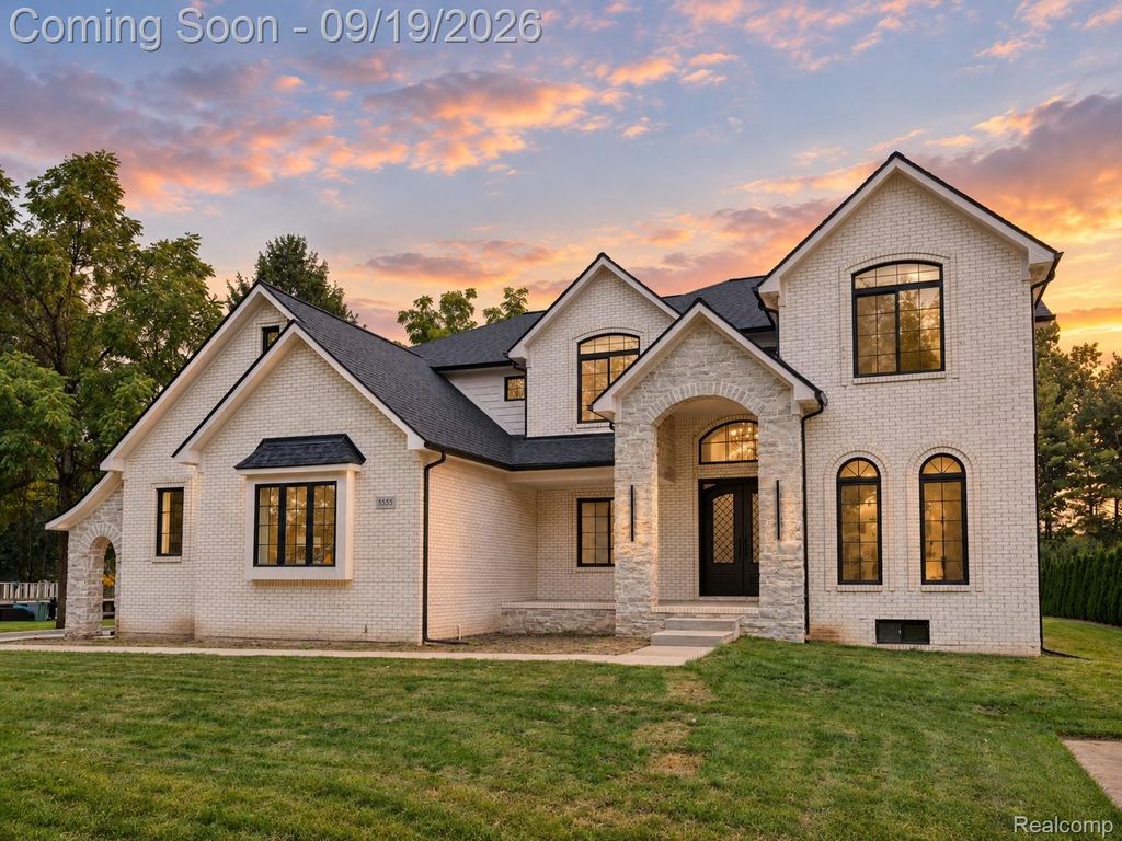 5555 Holm Street, Troy