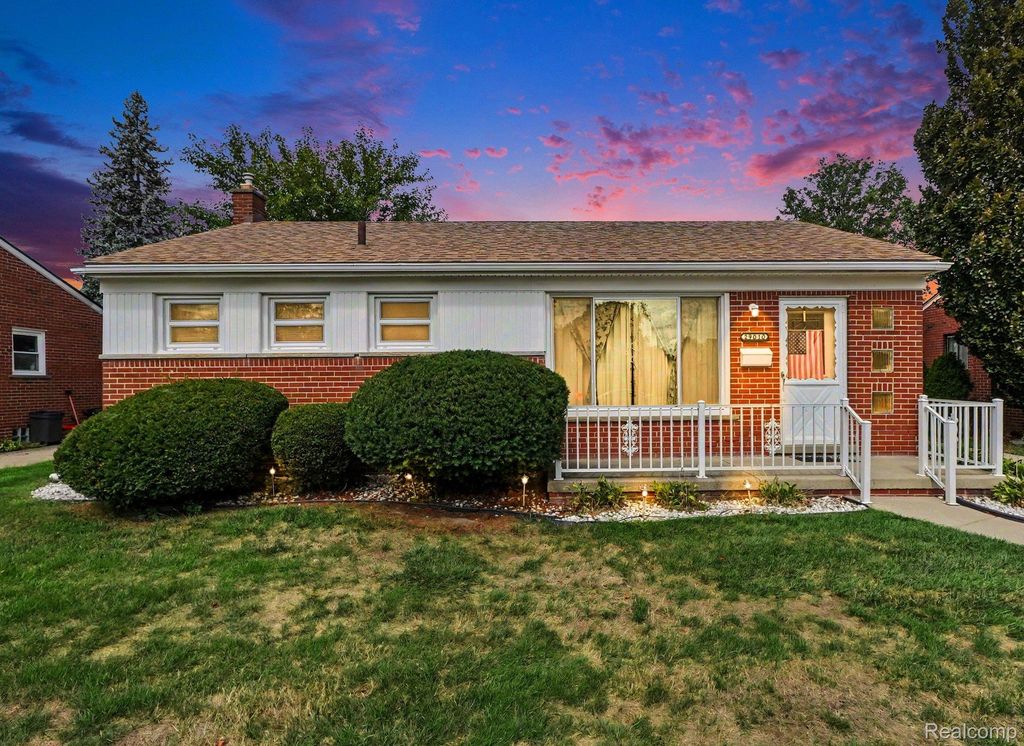 29010 Grandon Street, Livonia