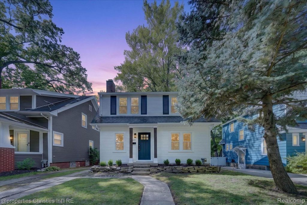 609 Forestdale Road, Royal Oak