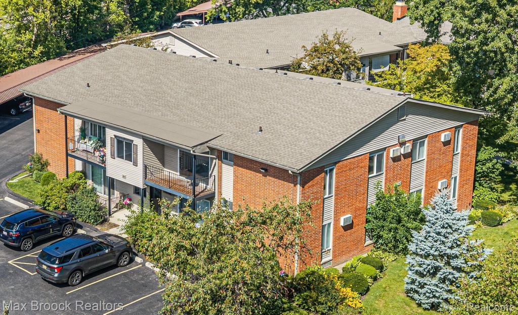 3915 Benjamin Avenue 8, Royal Oak