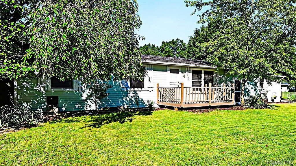 2095 Qualla Avenue, Wixom