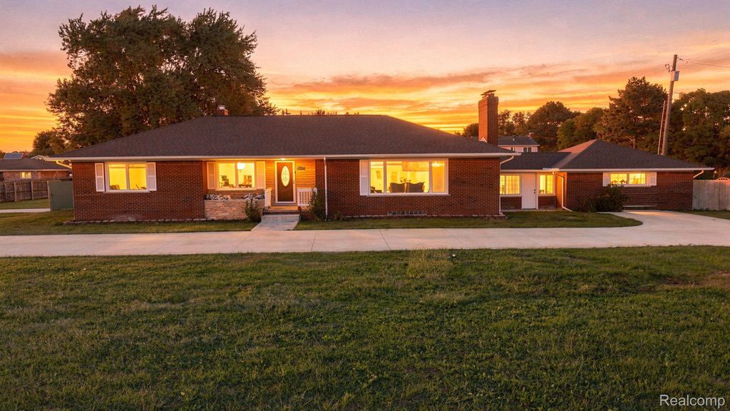 5353 18 Mile Road, Sterling Heights