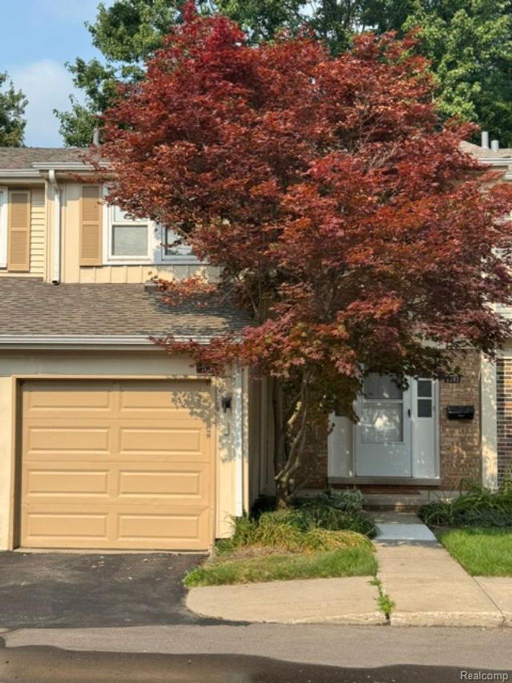 5392 Breeze Hill Place, Troy