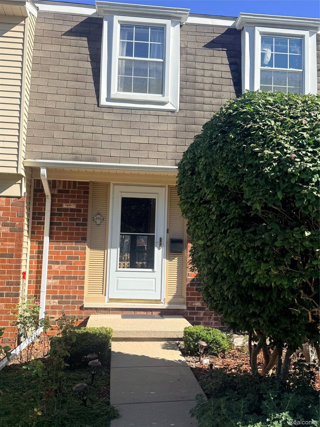 5784 Northfield Parkway, Troy
