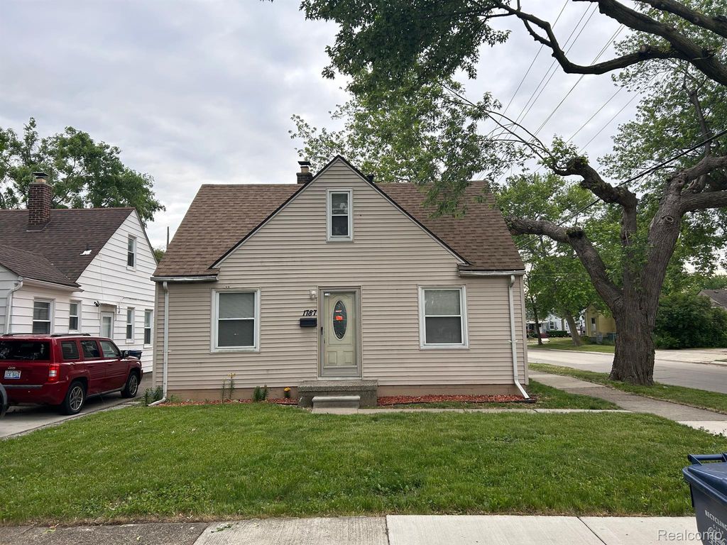 1787 Morris Avenue, Lincoln Park