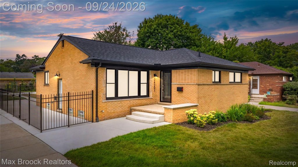 24201 Oneida Street, Oak Park