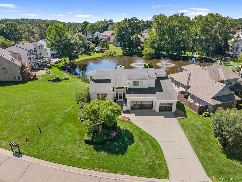 1054 Forest Bay Drive, Waterford