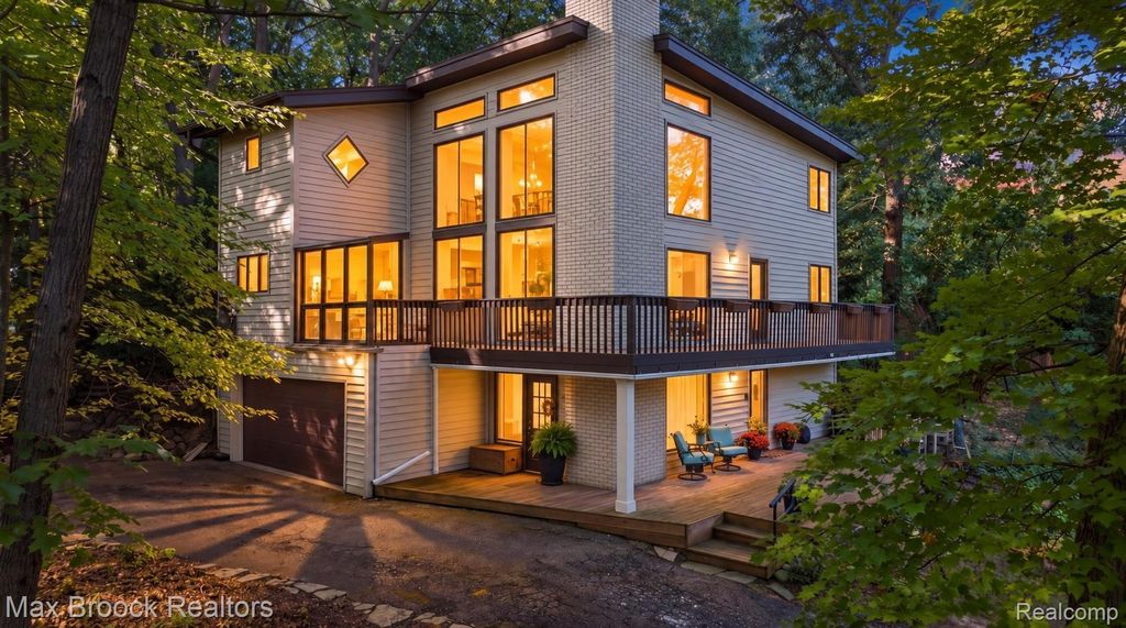 5405 Possum Lane, Orchard Lake