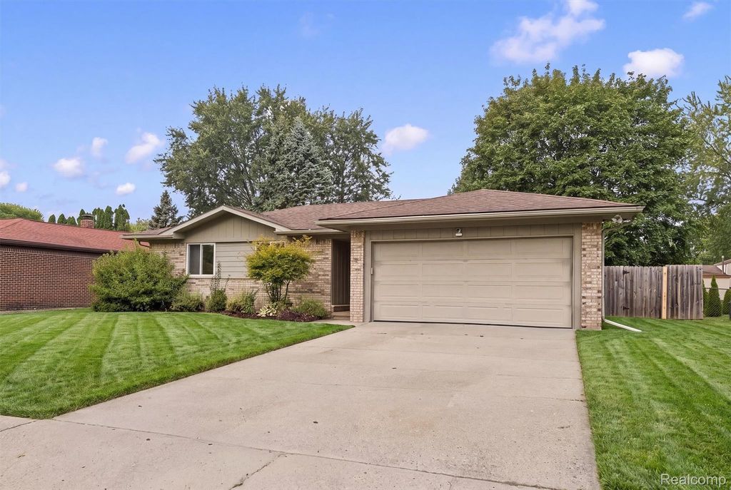 39861 Rager Court, Clinton Twp