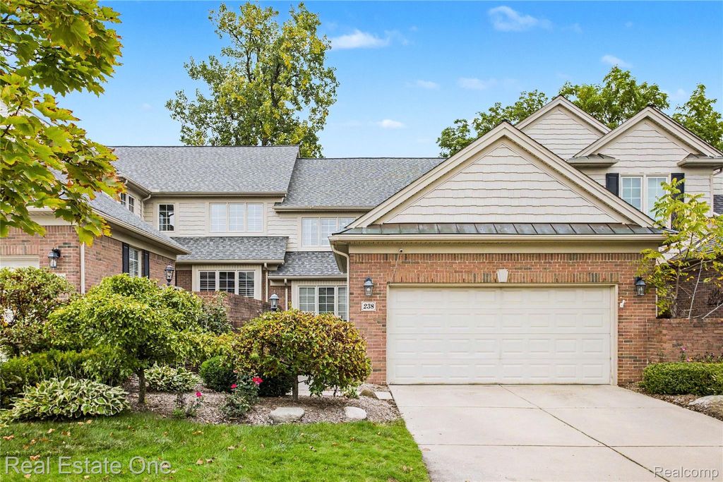 238 Harrington Drive, Troy
