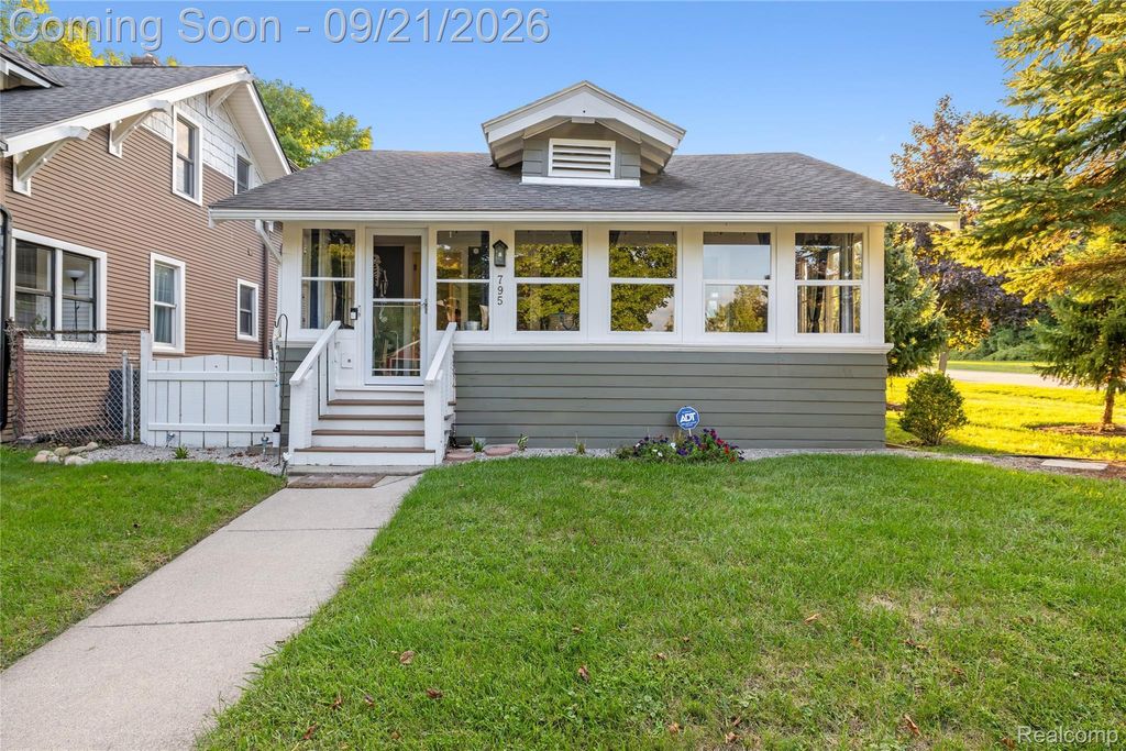 795 Carpenter Street, Northville