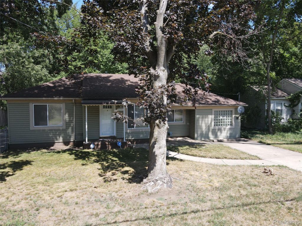 21190 Midway Avenue, Southfield